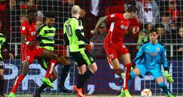 Bristol City-Huddersfield 4-0: il colpo di tacco di Flint. (foto: BBC Sport)