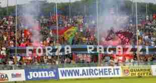La Curva Nord del Pisa. (foto: il Tirreno)